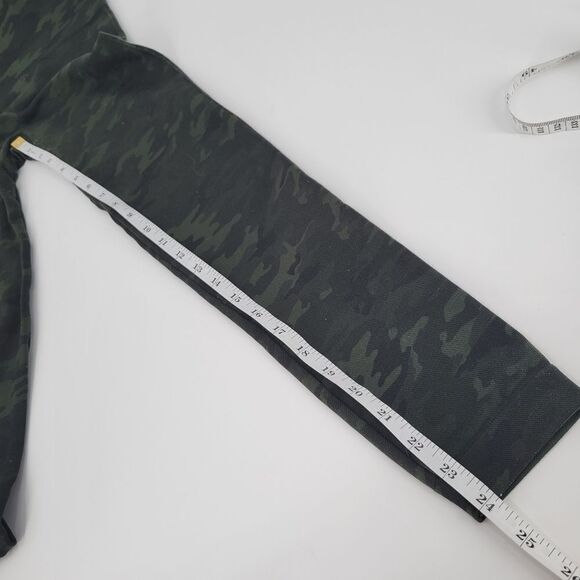 Spanx Look At Me Now Dark Green Camo Seamless High-Waisted Leggings Medium - Picture 7 of 9